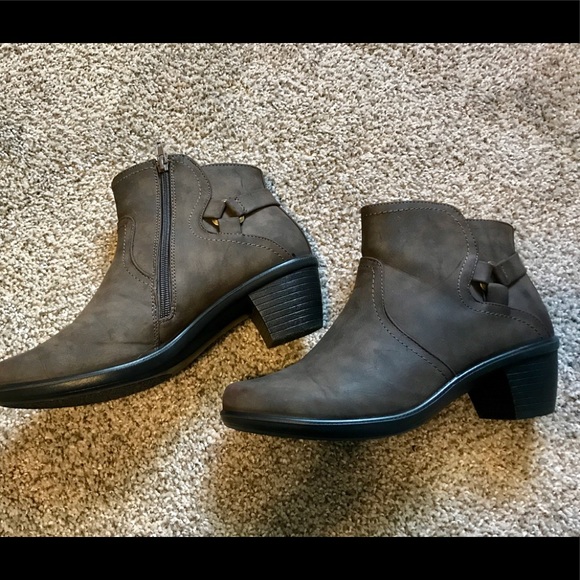 easy street ankle boots